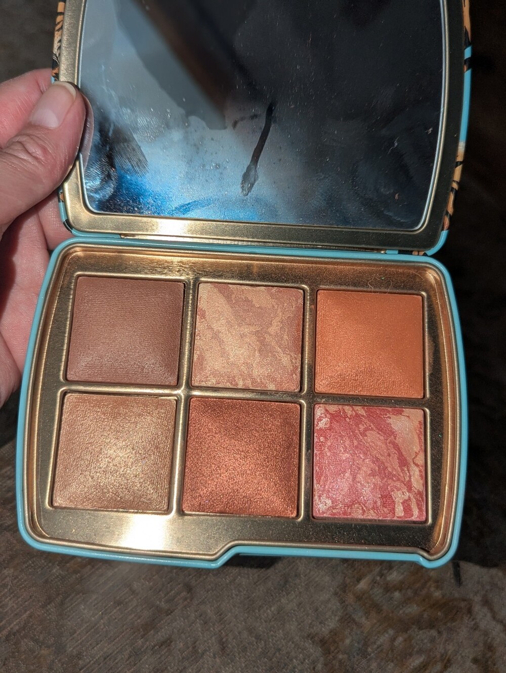 TIGER palette. Hourglass Ambient Lighting.